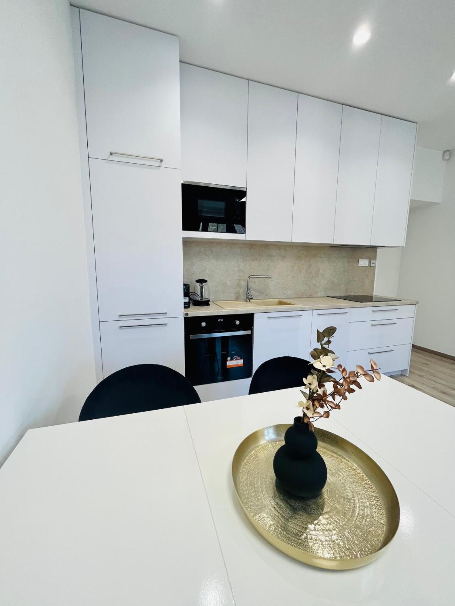 Apartment Riviera Centrum, Private Parking And Smart Check In Banská Bystrica Exterior foto