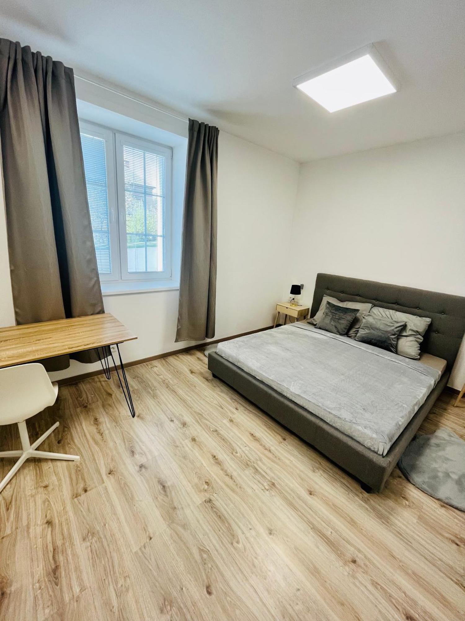 Apartment Riviera Centrum, Private Parking And Smart Check In Banská Bystrica Exterior foto